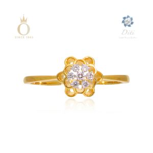 FANCY DIAMOND LADIES RING