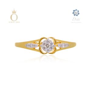 FANCY DIAMOND LADIES RING