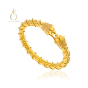 Wrapped Elegance Gold Mukh Bangle