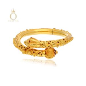 Overlapped Aura Gold Bangle